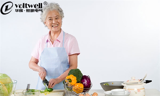 如何給母親營造一個“亮”漫滿屋