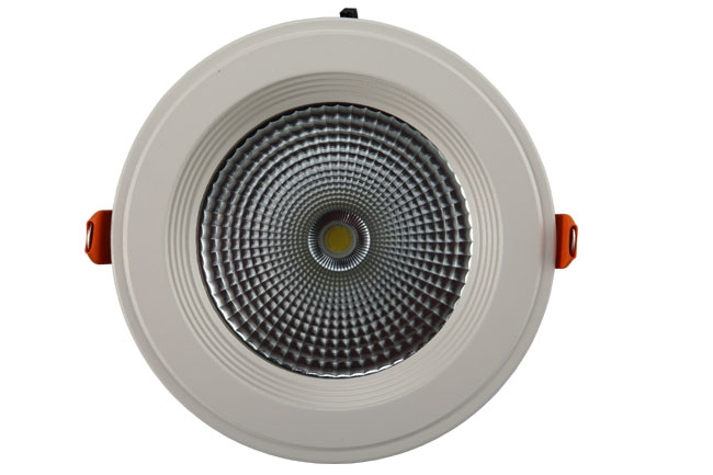 華輝照明專業(yè)生產(chǎn)LED筒燈，COB筒燈，全國行業(yè)領先，服務過全國各類工程達2000家。