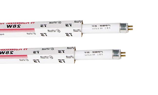 華輝照明車(chē)間有200多臺(tái)大型沖壓設(shè)備，30條全自動(dòng)化格柵燈組裝生產(chǎn)線。強(qiáng)大制造LED格柵燈盤(pán)廠家,產(chǎn)品有T8格柵燈盤(pán)，T5格柵燈盤(pán)，明裝格柵燈盤(pán)，暗裝格柵燈盤(pán)。