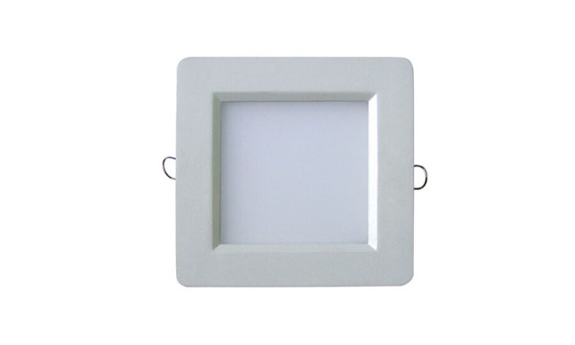 華輝照明產(chǎn)品有：面板燈,led面板燈,面板燈廠家,直發(fā)光面板燈，側(cè)發(fā)光面板燈高P無(wú)頻閃LED面板燈，光效均勻、柔和，無(wú)眩光。