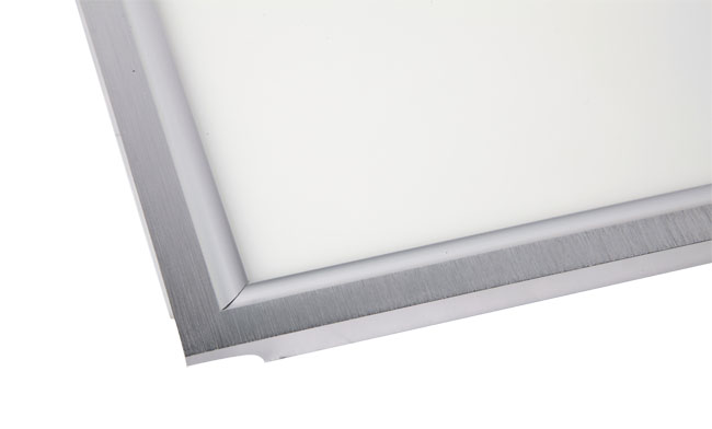 華輝照明成立于1987年，是一家專業(yè)生產(chǎn)面板燈,led面板燈,面板燈廠家,直發(fā)光面板燈，側(cè)發(fā)光面板燈的大型企業(yè)。