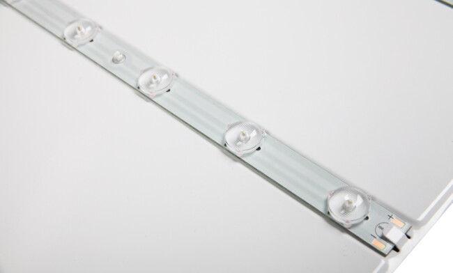 華輝照明成立于1987年，是一家專業(yè)生產(chǎn)面板燈,led面板燈,面板燈廠家,直發(fā)光面板燈，側(cè)發(fā)光面板燈的大型企業(yè)。