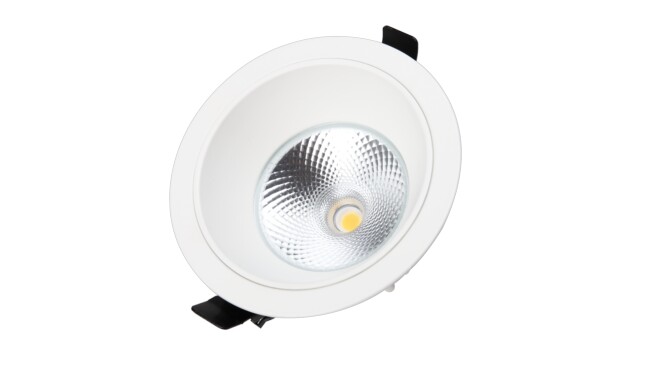 華輝照明專業(yè)生產(chǎn)LED筒燈，COB筒燈，全國行業(yè)領(lǐng)先，服務(wù)過全國各類工程達2000家。