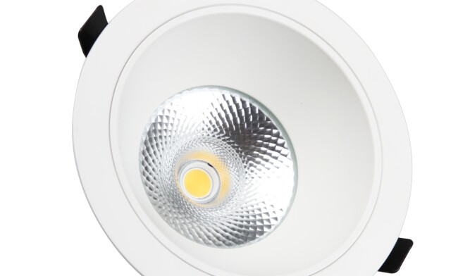 華輝照明專業(yè)生產LED筒燈，COB筒燈，全國行業(yè)領先，服務過全國各類工程達2000家。