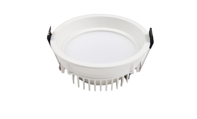 華輝照明LED筒燈驅(qū)動為恒流隔離外置驅(qū)動，便于安裝維護(hù)，與光源板實現(xiàn)完美匹配。