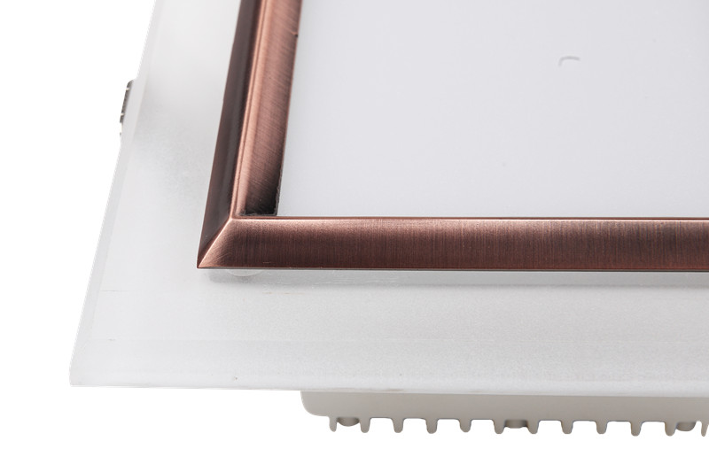 華輝照明專業(yè)生產(chǎn)LED筒燈，COB筒燈，全國行業(yè)領(lǐng)先，服務(wù)過全國各類工程達2000家。