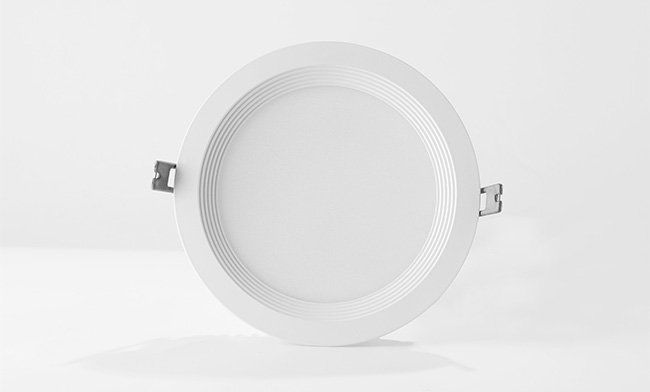 華輝照明成立于1987年，是一家專業(yè)生產(chǎn)LED辦公吊線燈,led面板燈,面板燈廠家,直發(fā)光面板燈，側(cè)發(fā)光面板燈的大型企業(yè)。