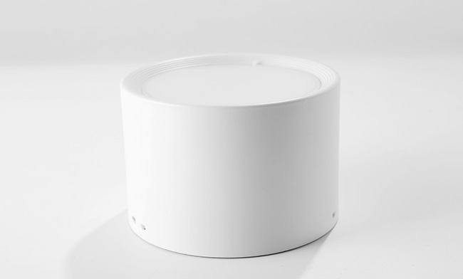 華輝照明成立于1987年，是一家專業(yè)生產(chǎn)LED辦公吊線燈,led面板燈,面板燈廠家,直發(fā)光面板燈，側(cè)發(fā)光面板燈的大型企業(yè)。